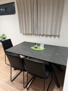 ダイニングテーブル