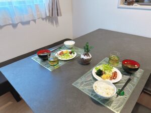 リビングテーブル